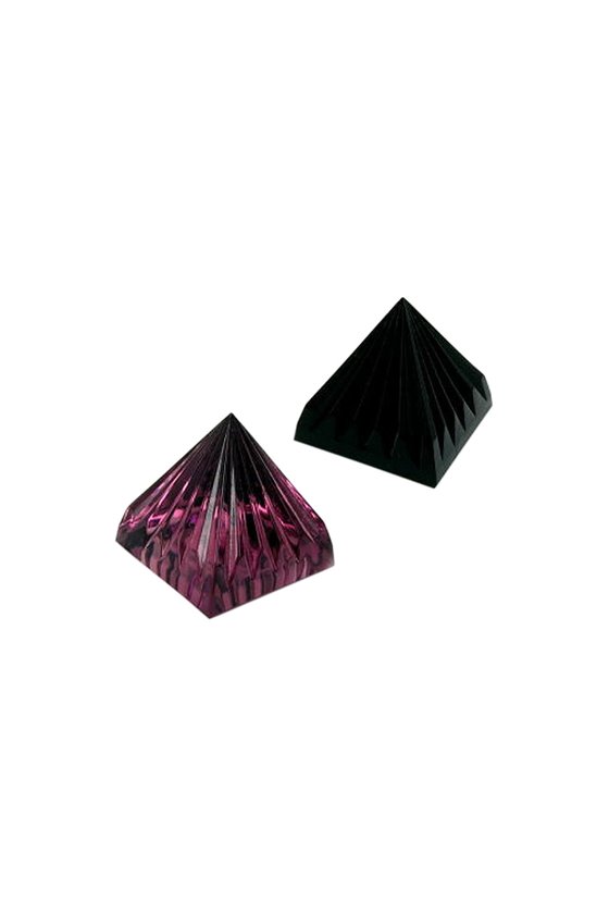 GLASS CRYSTAL PYRAMID SELECTABLE COLOUR