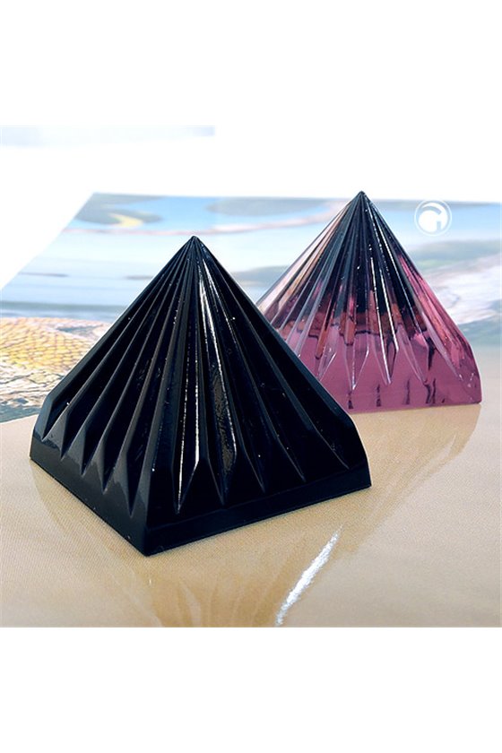 GLASS CRYSTAL PYRAMID SELECTABLE COLOUR