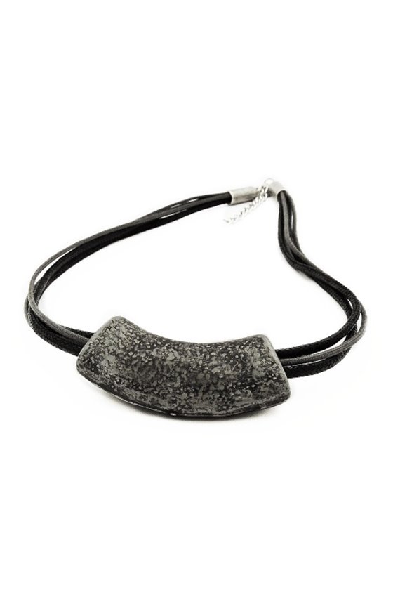 NECKLACE TUBE FLAT CURVED SILVER-GREY 50CM