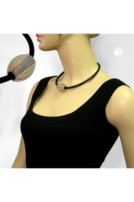 NECKLACE OLIVE SHAPED BEADS GROOVED