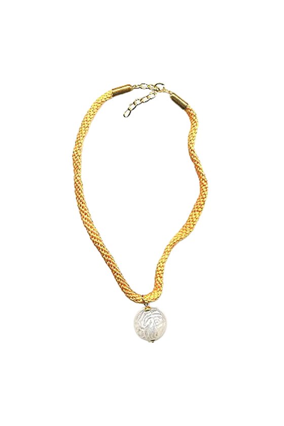 NECKLACE EYECATCHING BEAD WHITE