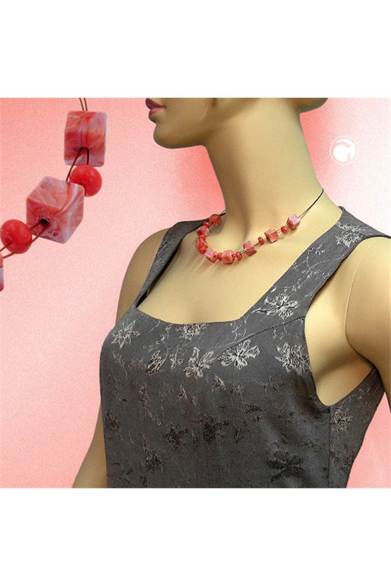 NECKLACE CUBE BEADS LIGHT RED MARBLED 45CM