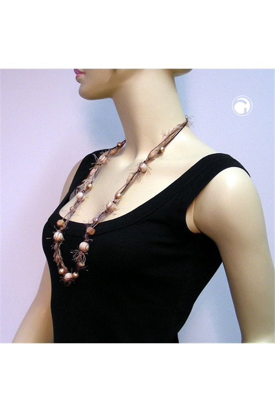 NECKLACE WOODEN BEADS AND THREAT WOOL