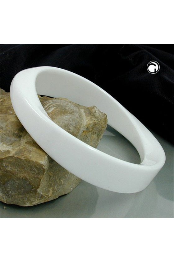 BANGLE WHITE SLIGHTLY TWISTED