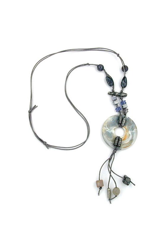 NECKLACE BIG RING GREY-BEIGE MARBLED 95CM