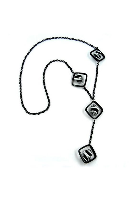 NECKLACE SQUARE BEADS BLACK-WHITE 80CM