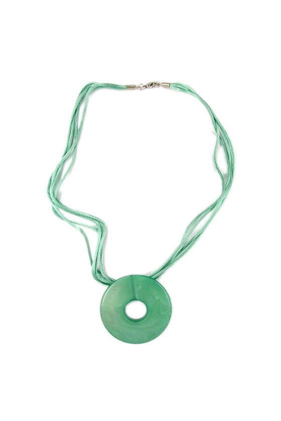 NECKLACE ROUND SILKY SHIMMERING GREEN PENDANT