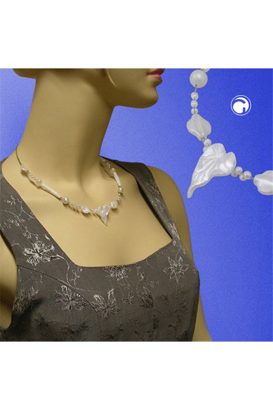 NECKLACE LEAF BEAD AND SILKY PEARLY WHITE BEADS