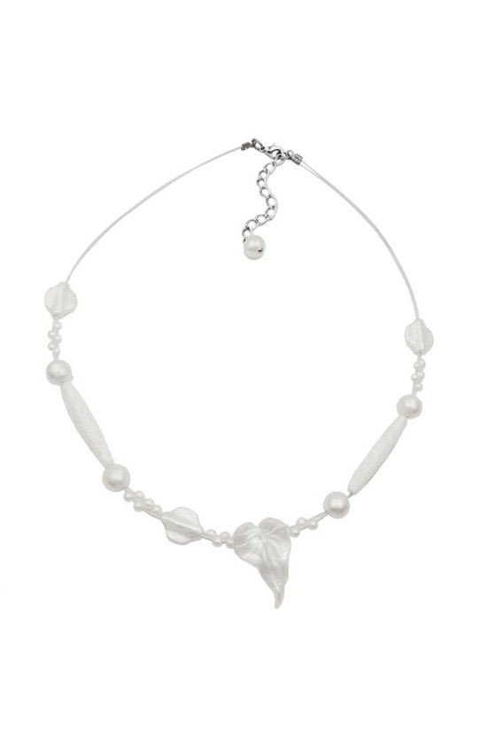 NECKLACE LEAF BEAD AND SILKY PEARLY WHITE BEADS