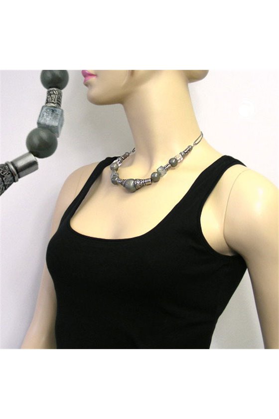 NECKLACE SILVERGREY SILKY ANTIQUE SILVER BEADS