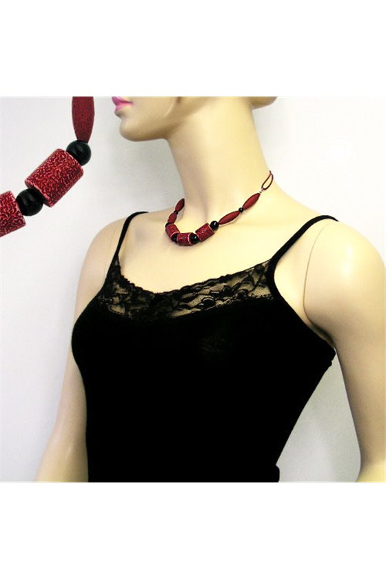 NECKLACE DARK RED & BLACK BEADS
