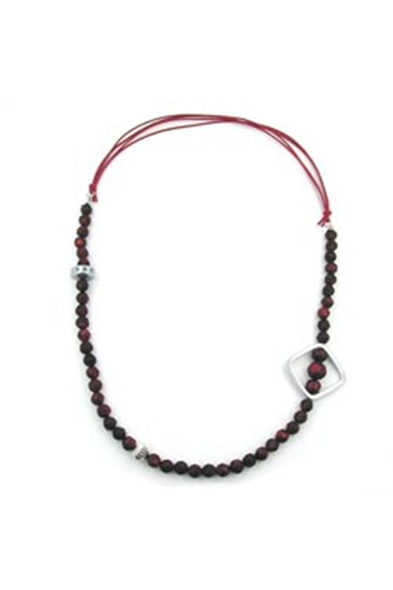 NECKLACE RED BEADS CHROME COLOURED SQUARE BEAD