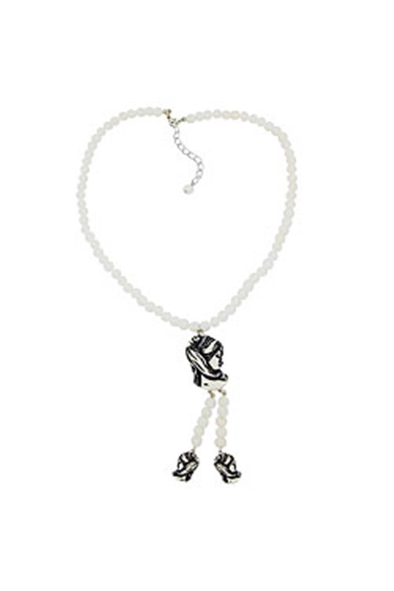 NECKLACE WHITE BEADS AND BLACK/BEIGE CAMEO