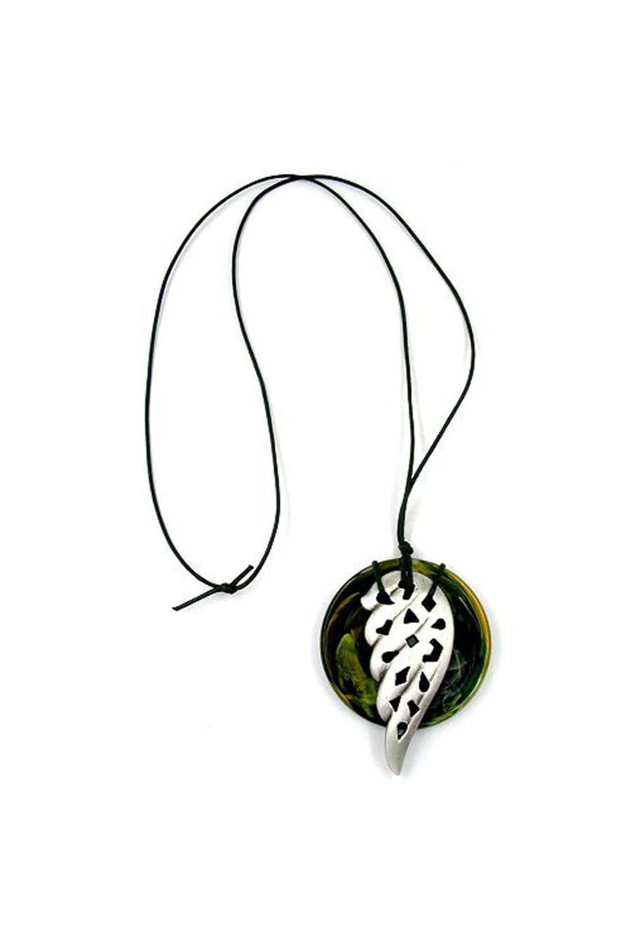 NECKLACE SILVER LEAF ON A GREEN DISK