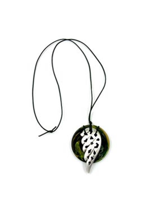 NECKLACE SILVER LEAF ON A GREEN DISK
