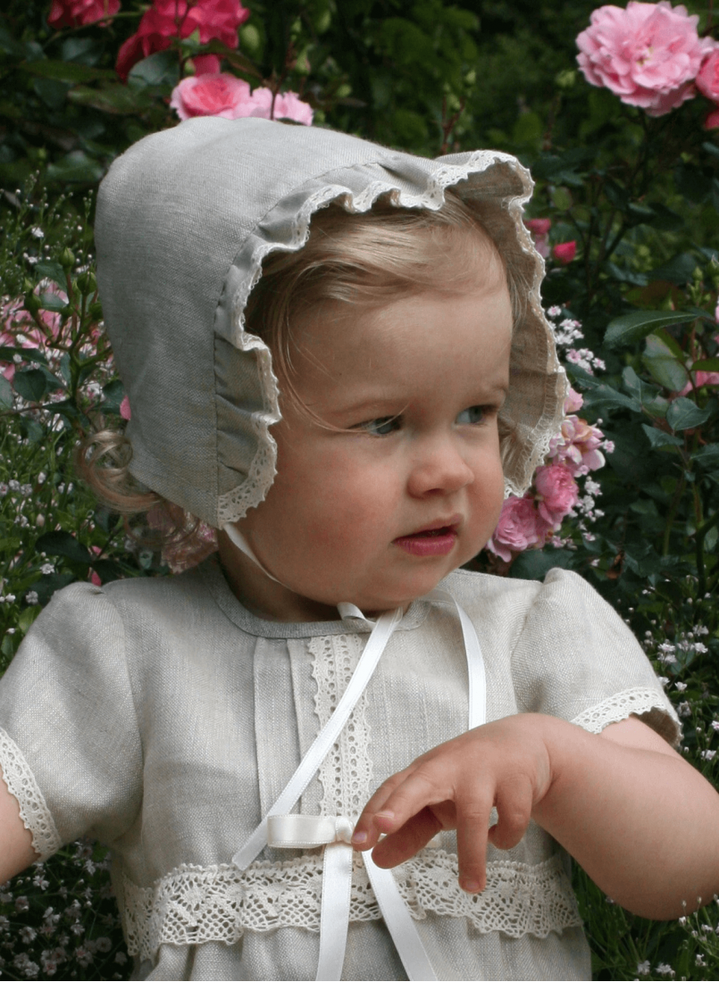 Christening bonnet in natural linen from Grace of Sweden