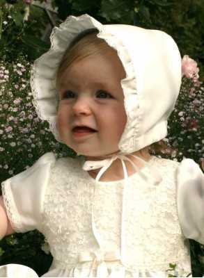 Christening bonnet Grace-Madde in off white satin