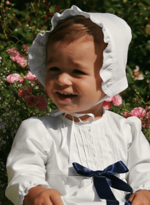 Christening bonnet i white cotton for baby boys and girls